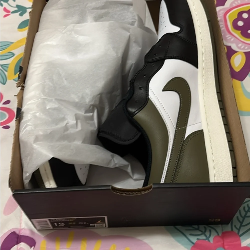 Men’s Air Jordan 1 Low Black,White olive green Sneakers